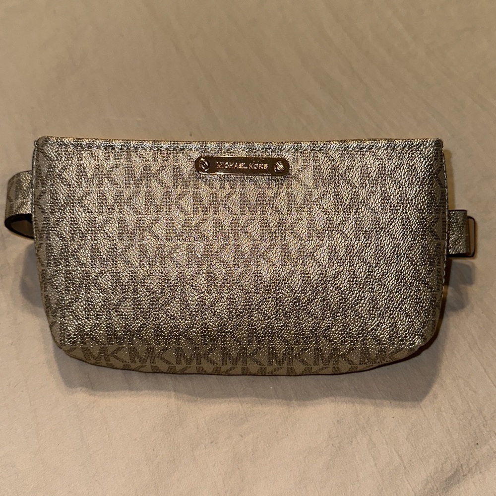 ✨NEW✨ Michael Kors belt bag